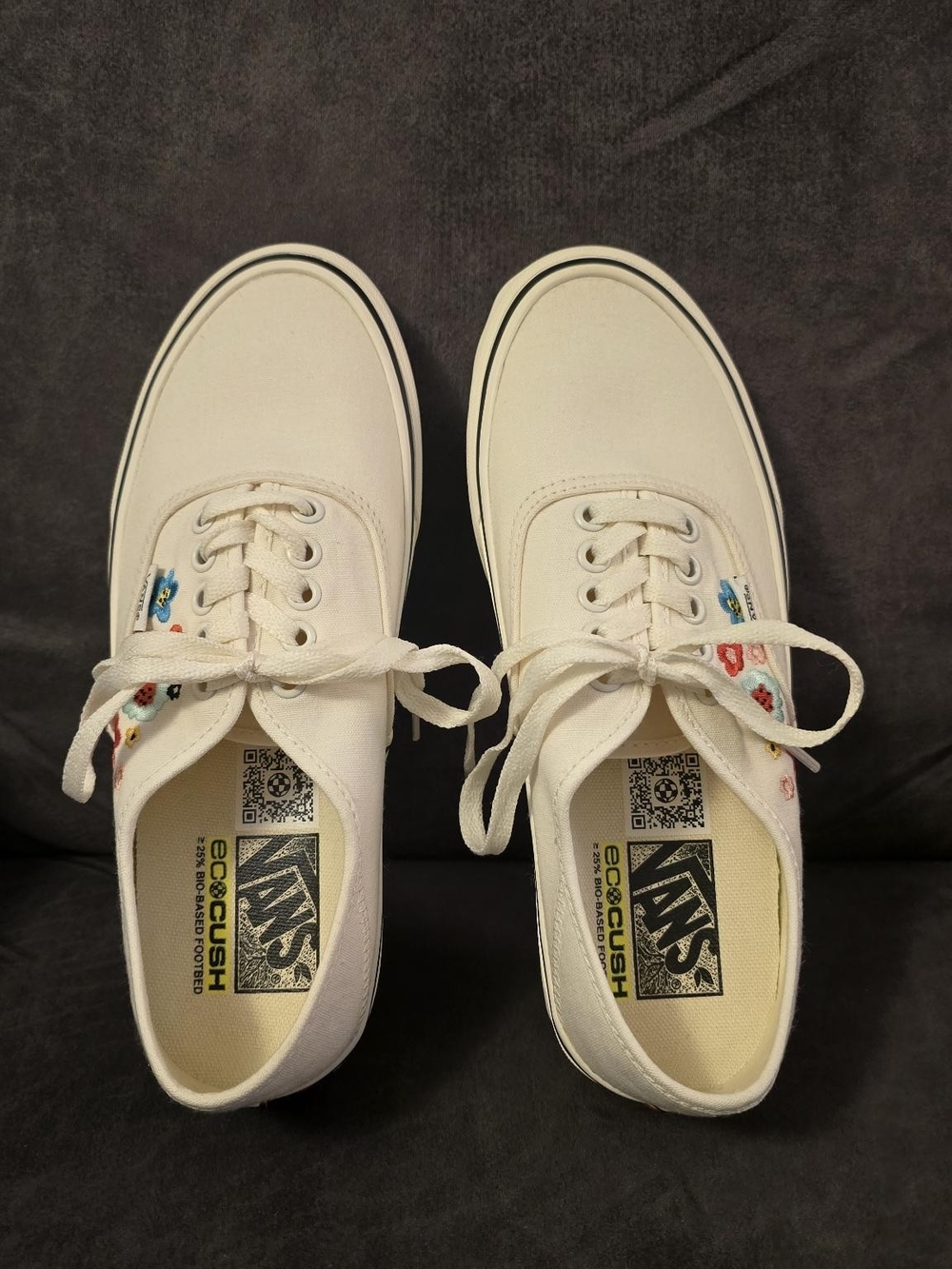 Vans White Canvas Sneakers with Small Multicolor Floral  Embroidery Accents